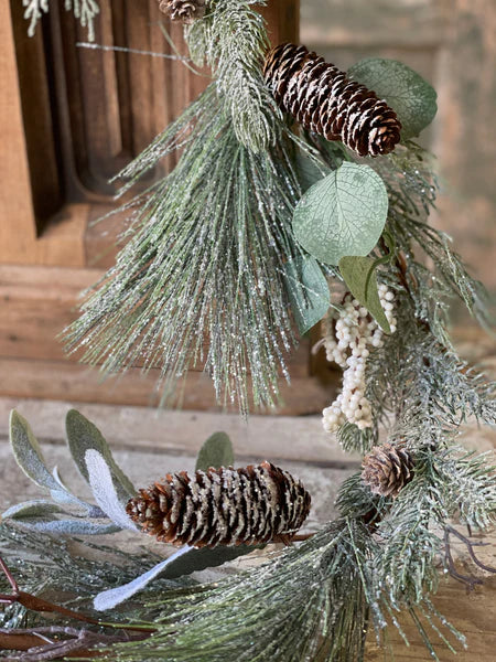 White Berry & Iced Pine Garland- 6 Foot